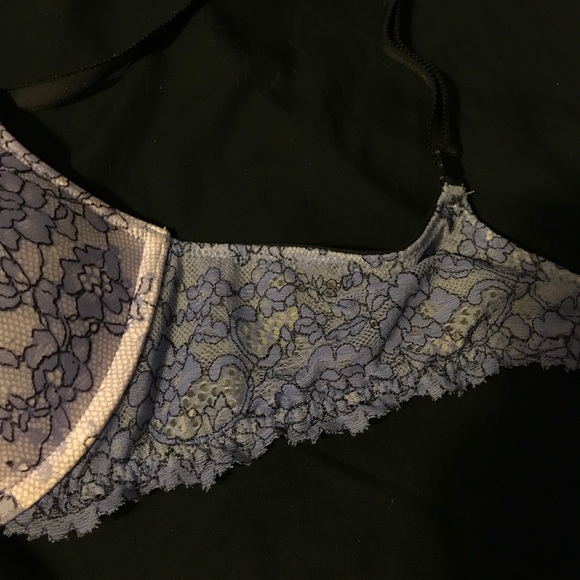 Victoria's Secret lace push up bra - Picture 2 of 3