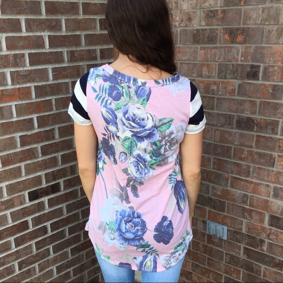 ▫️SOLD OUT▫️🔥CLEAROUT SALE🔥Plus Floral Print Tee - Picture 4 of 8