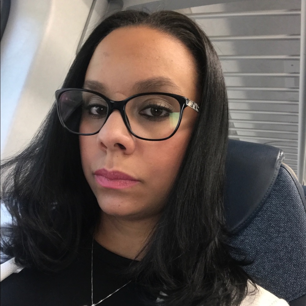 Meet your Posher, Monique