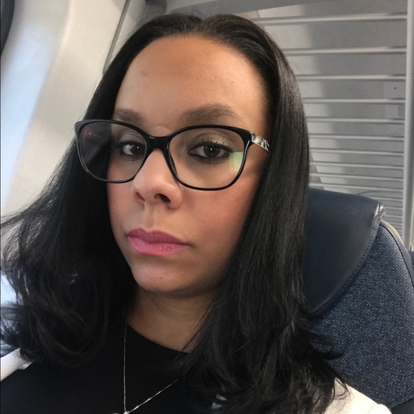 Meet your Posher, Monique - Picture 1 of 1