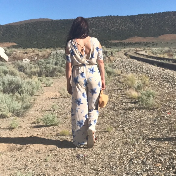 << Floral Cold Shoulder Jumpsuit Romper >> - Picture 4 of 6