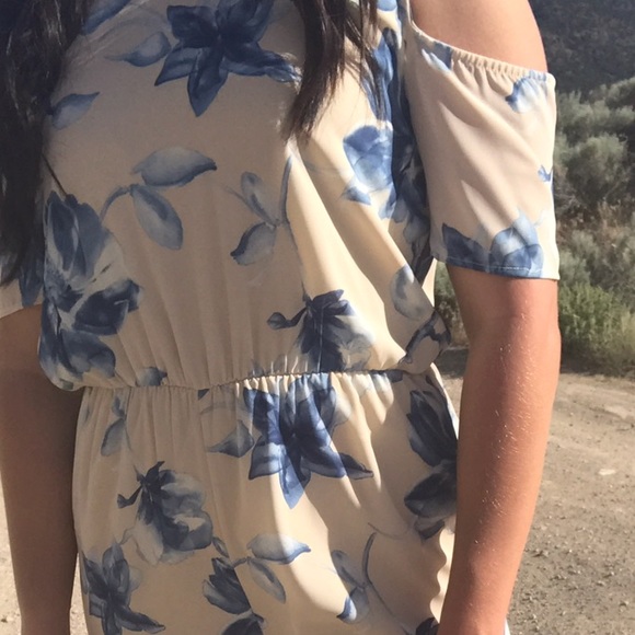 << Floral Cold Shoulder Jumpsuit Romper >> - Picture 6 of 6