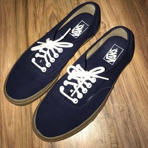 NAVY BLUE GUM SOLE VANS