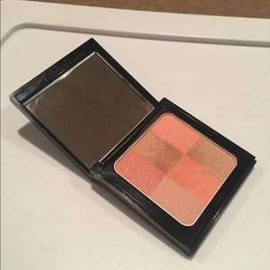 Bobbi Brown Brightening Brick