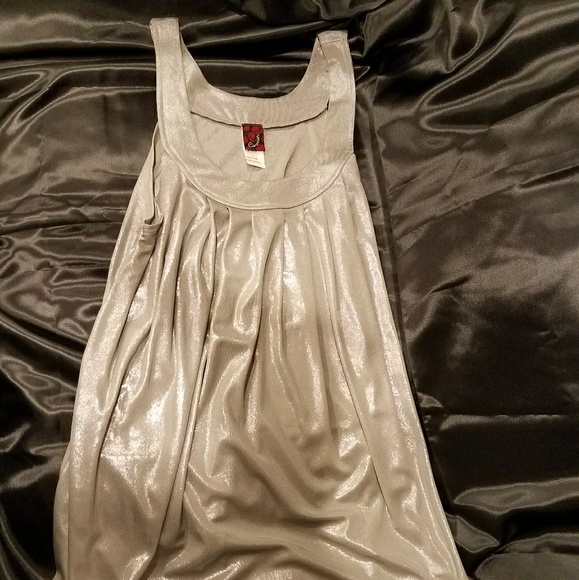 ~Sliver Top~ - Picture 2 of 4