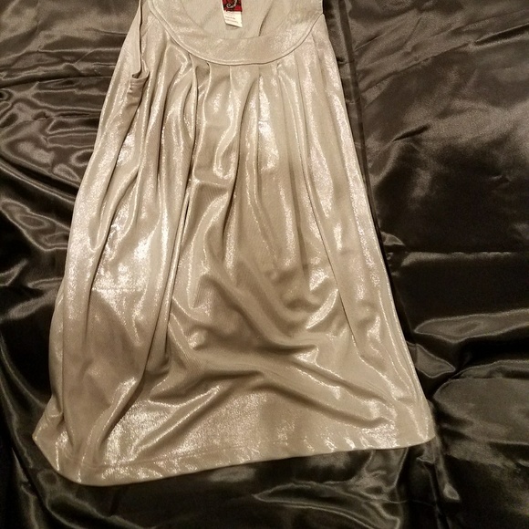 ~Sliver Top~ - Picture 3 of 4