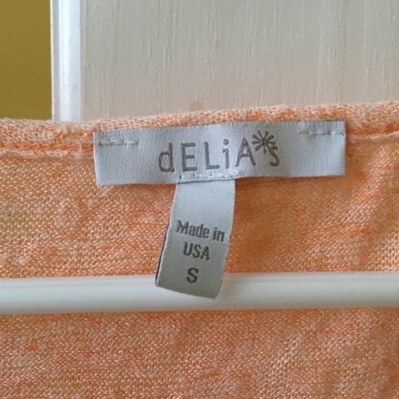 Delia's peach top - Picture 2 of 4
