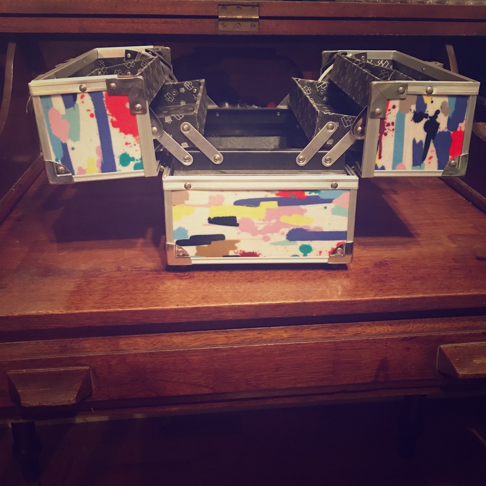 4 tray train case
