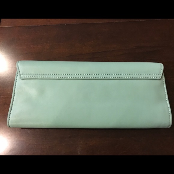 Authentic Tory burch clutch wallet - Picture 2 of 8