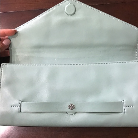 Authentic Tory burch clutch wallet - Picture 3 of 8