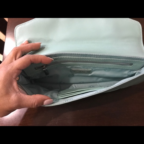 Authentic Tory burch clutch wallet - Picture 4 of 8