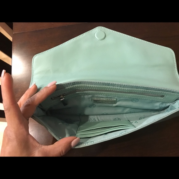 Authentic Tory burch clutch wallet - Picture 5 of 8