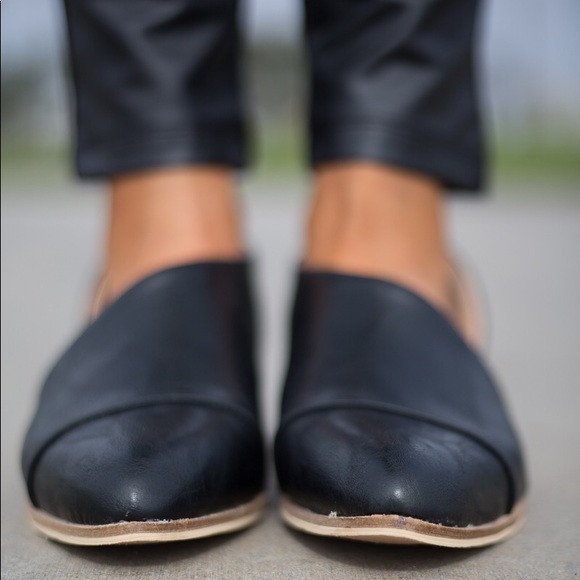 Cut Out Pointy Flats Similar to Mont Blanc Flat - Picture 2 of 6