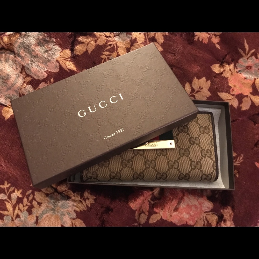 Gucci Continental Wallet
