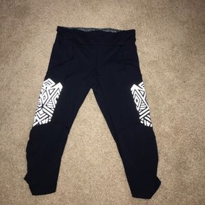 Lululemon leggings size 6