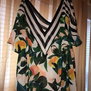 ‼️SOLD‼️Worthington sheer cold shoulder blouse