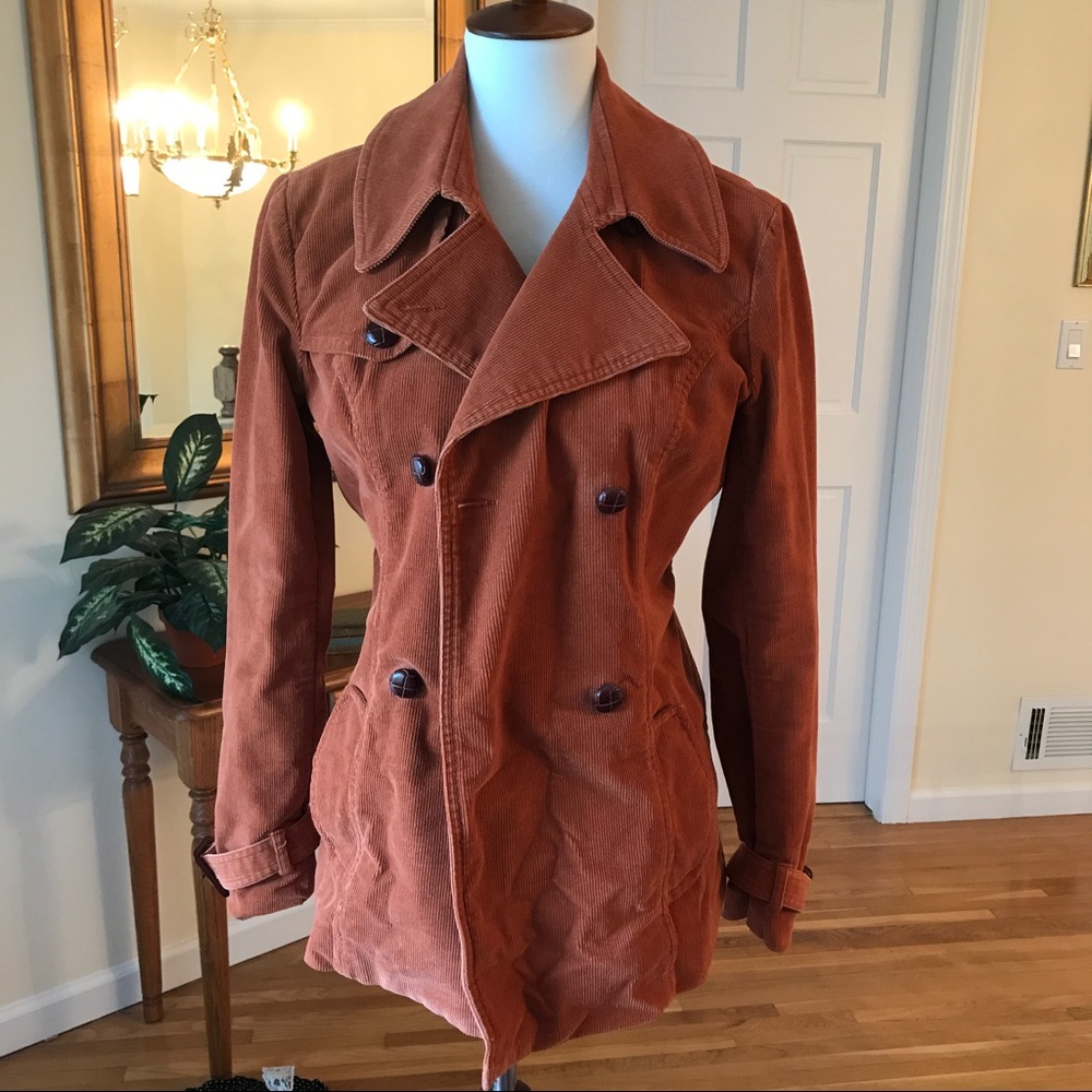 Corduroy button jacket.