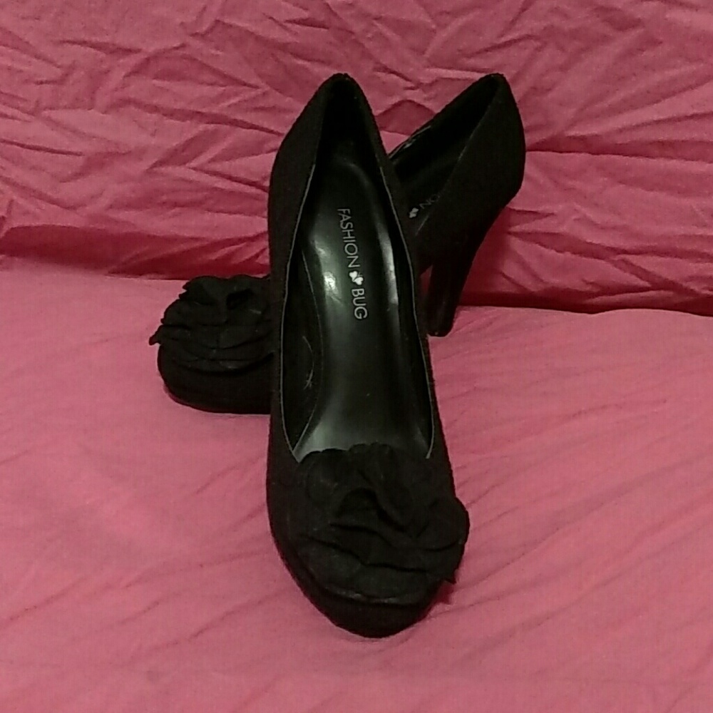 Black Fashion Bug Pumps