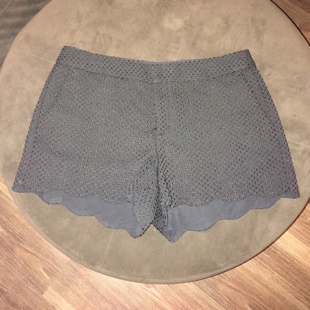 Elle Black shorts
