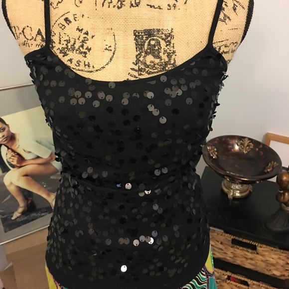 Spaghetti strap sequined  top. Floral mini skirt - Picture 2 of 7