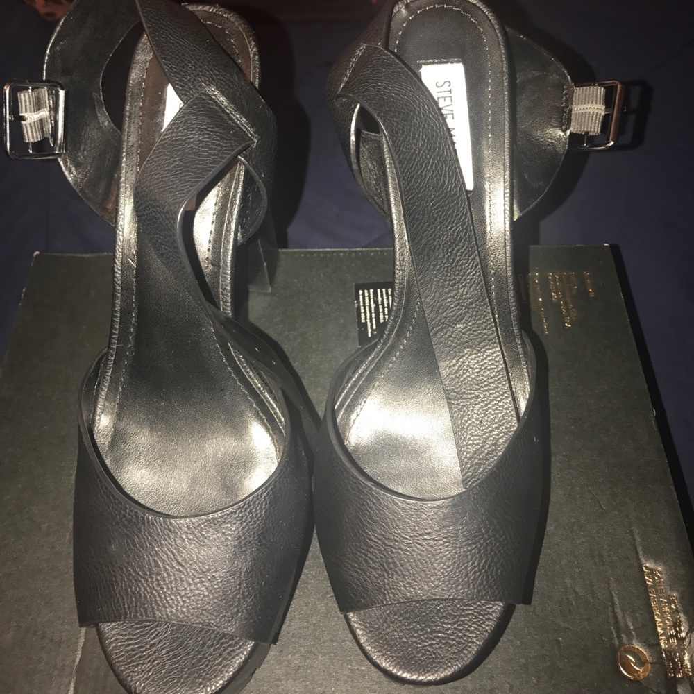 Steven Madden Jillyy platforms