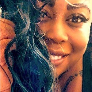 Meet your Posher, Okesha