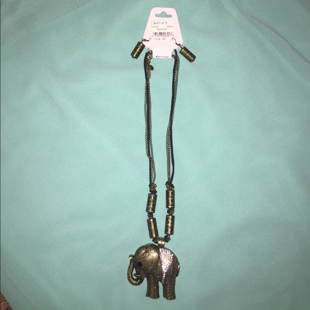 NWT Tribal elephant necklace with earrings!