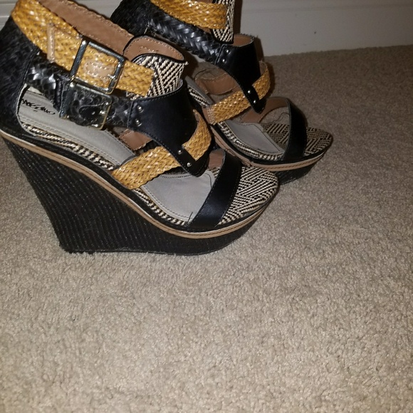 Shoes - Picture 2 of 6