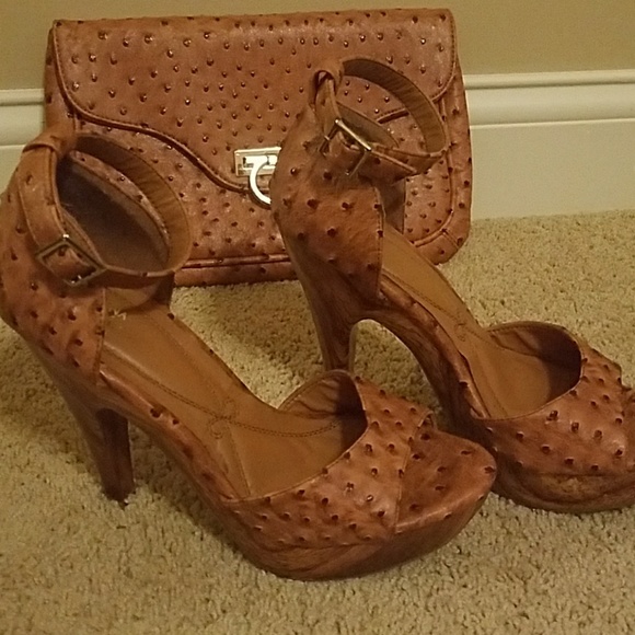 Shoes - Picture 3 of 6