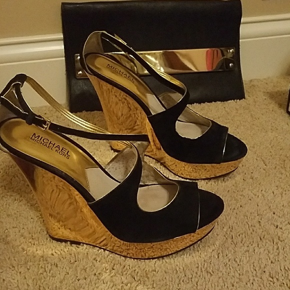 Shoes - Picture 4 of 6