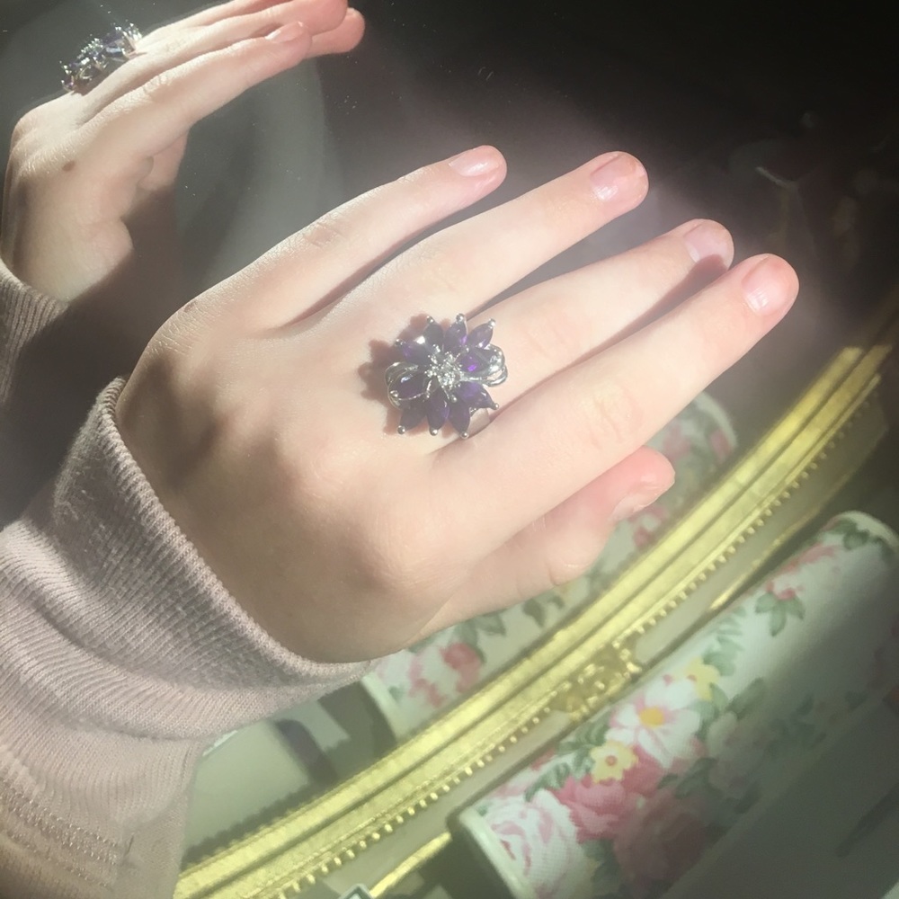 Flower ring - Picture 2 of 3