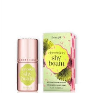 Benefit Shy Beam