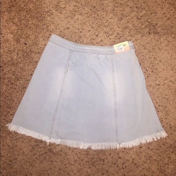 NWT denim frayed skirt - Picture 2 of 3