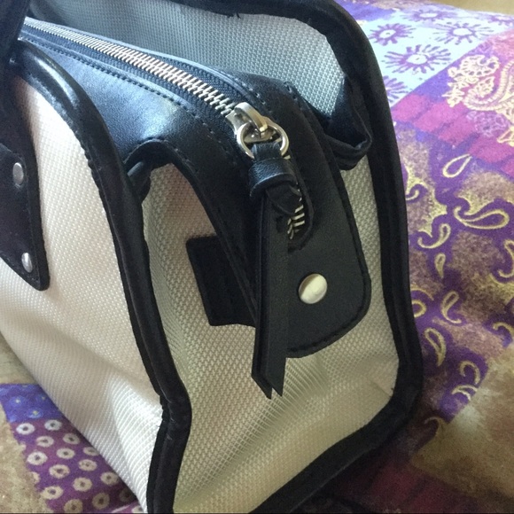 DKNY handbag Black and White canvas New - Picture 2 of 5