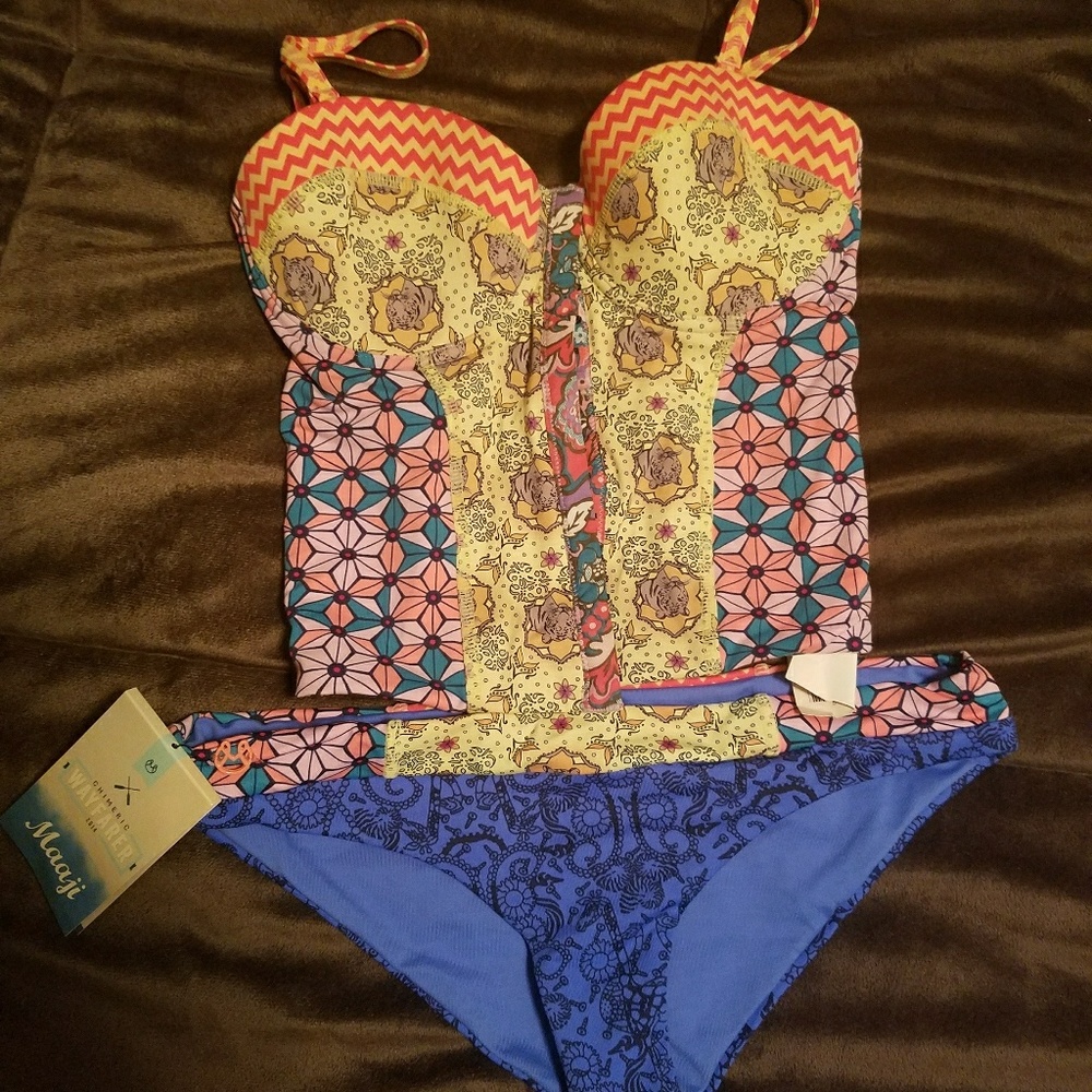 Maaji swim suit size L NWT