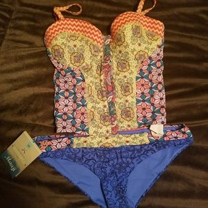 Maaji swim suit size L NWT
