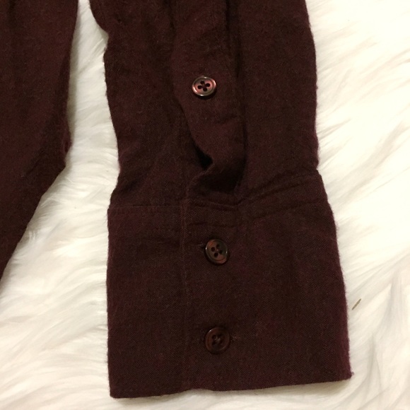 Cloth and Stone Shirttail Split Back Button Down - Picture 4 of 6