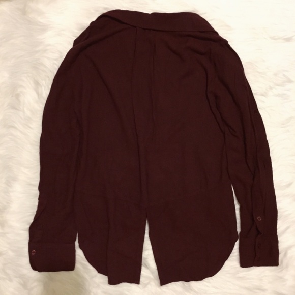 Cloth and Stone Shirttail Split Back Button Down - Picture 5 of 6