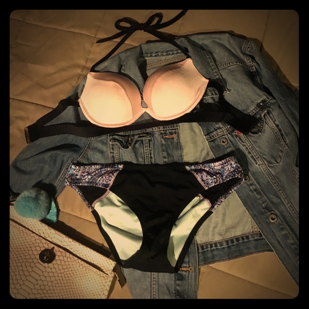 Victoria's Secret bikini 👙 34D Bottom size L 🍑