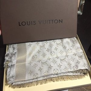 Louis Vuitton Monogram Shine Shawl
