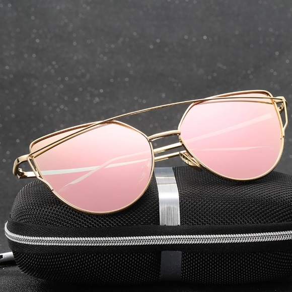 🔥 CLEARANCE PINK mirrored reflective sunglasses - Picture 3 of 5
