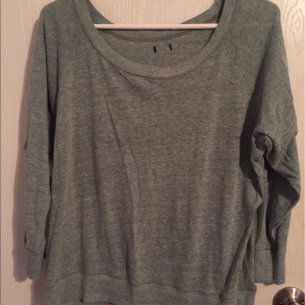 Women's quarter sleeve shirt