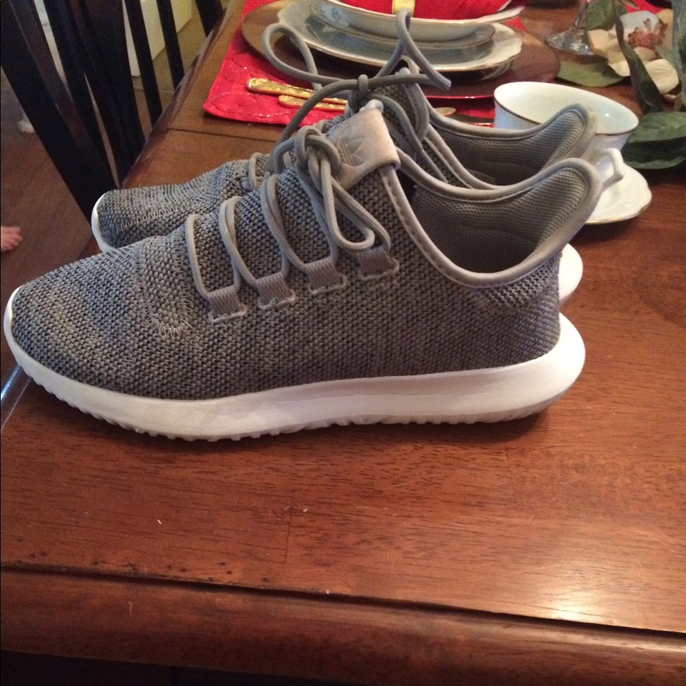 🎉SOLD🎉 Adidas shadows women's size 8