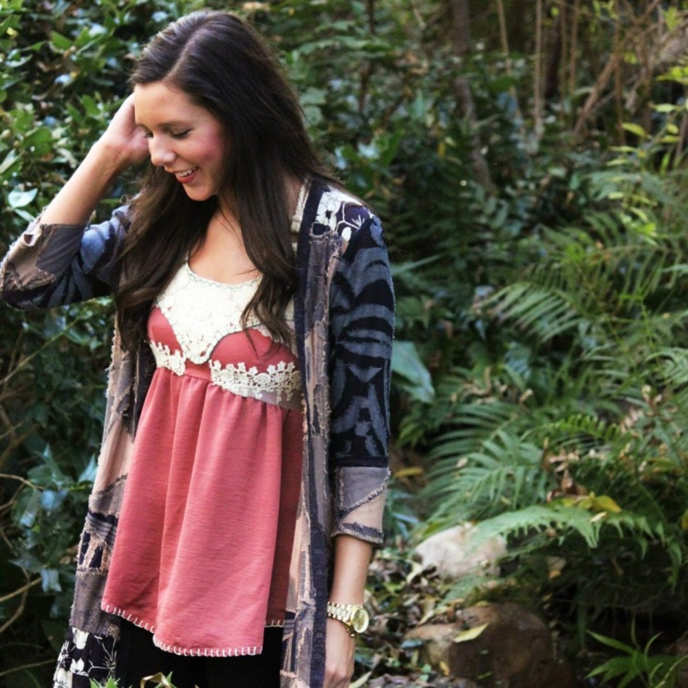 SOLD Gimmicks by BKE rope crochet tank