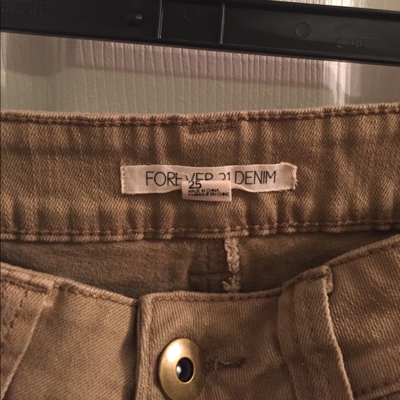 Tan shorts - Picture 2 of 4