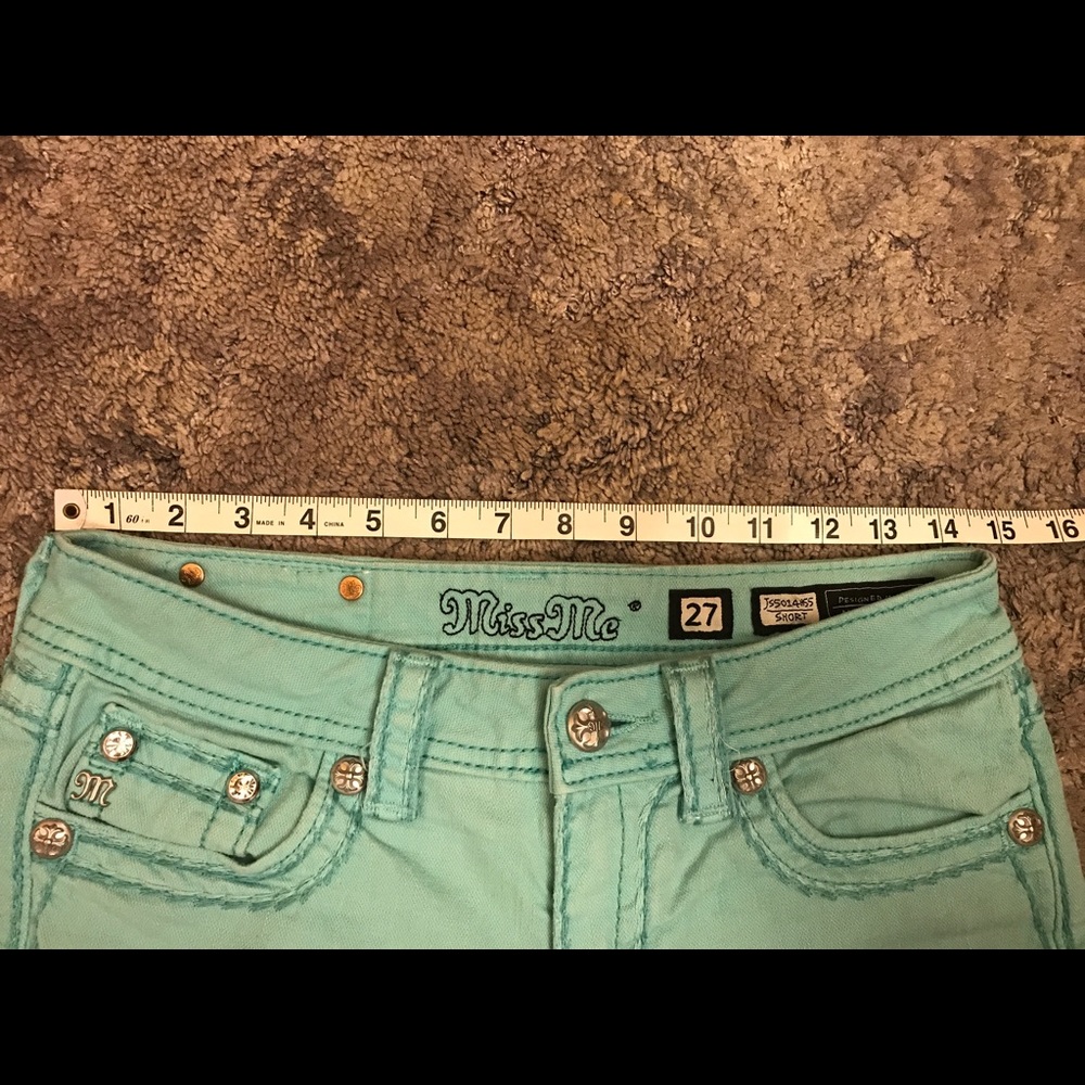 🐬Miss Me Shorts - Picture 6 of 7
