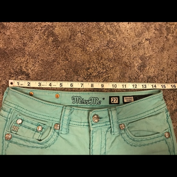 🐬Miss Me Shorts - Picture 6 of 7