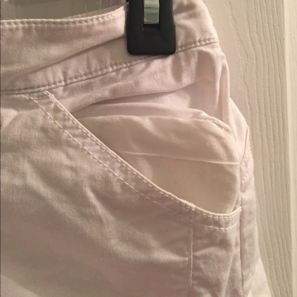 White Roxy shorts - Picture 3 of 4
