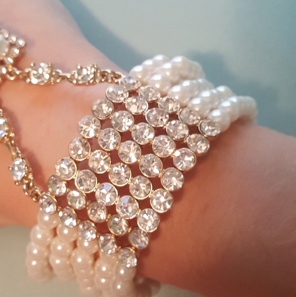 Pearl & Rrhinestone Bracelet w/ Ring Set - Picture 5 of 7