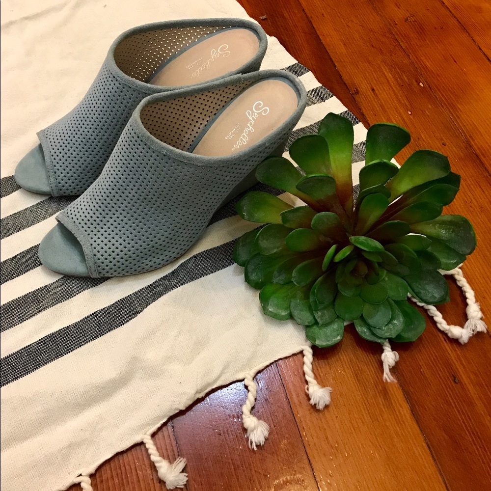 Seychelles Baby Blue Suede Wedge Shoe❄️